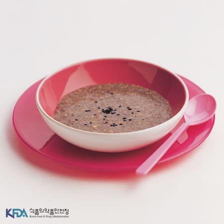 흑임자 두부국 완성 사진
