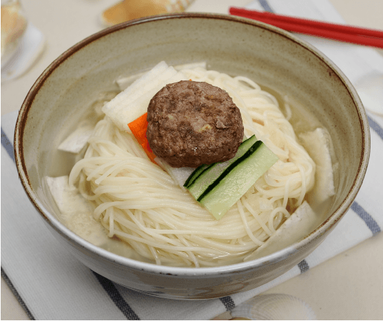 떡갈비통치미국수 완성 사진